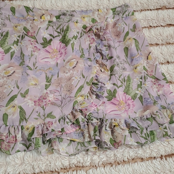 Floral ruffle mini skirt 🌸💜 - Picture 4 of 9